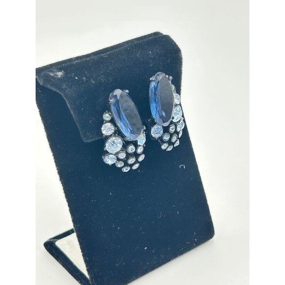 Signed WEISS Clip On Earrings Japanned Black & Blue Glass Stone Designer Jewelry - Picture 3 of 8